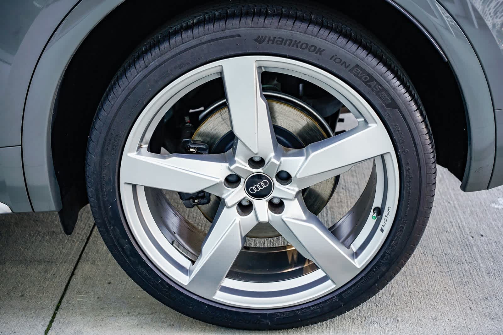 Thumbnail: 2022 Audi SQ5 - 10