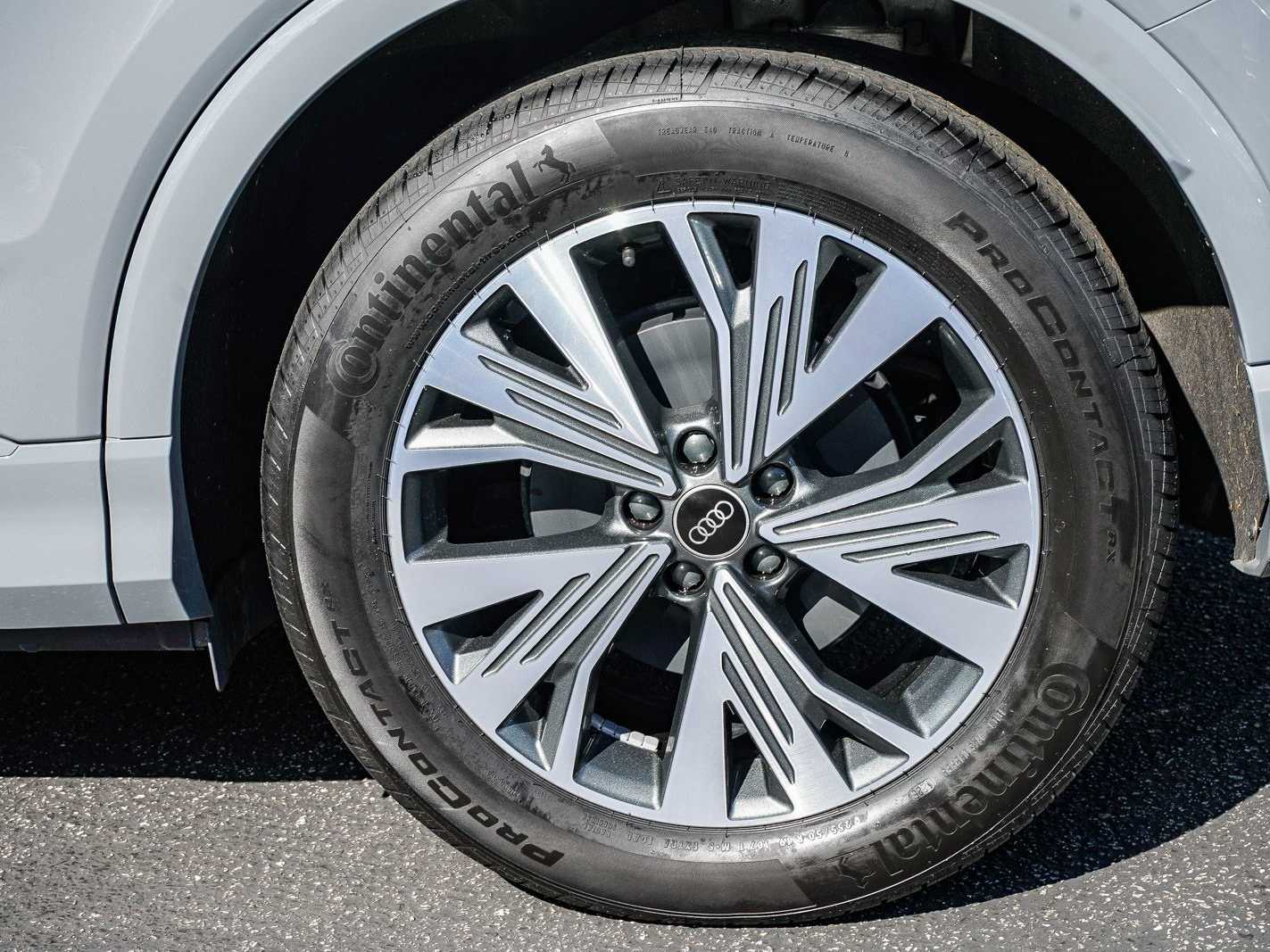 Thumbnail: 2023 Audi Q4 e-tron - 10