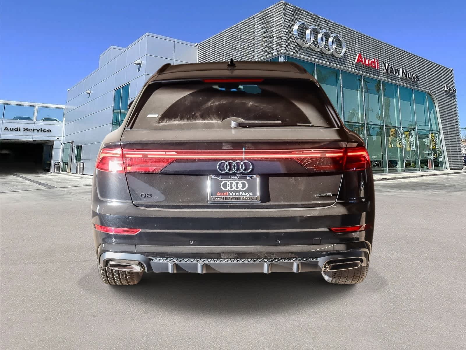 Thumbnail: 2026 Audi Q8 - 5