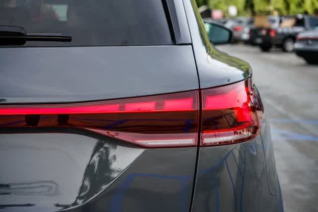 Thumbnail: 2025 Audi Q6 e-tron - 9