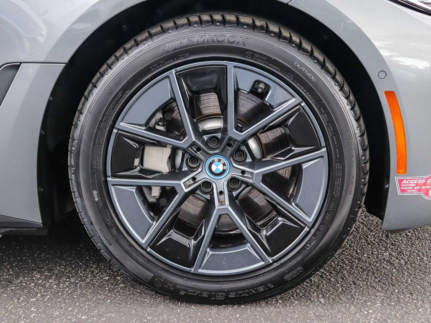 Thumbnail: 2024 BMW i4 - 9