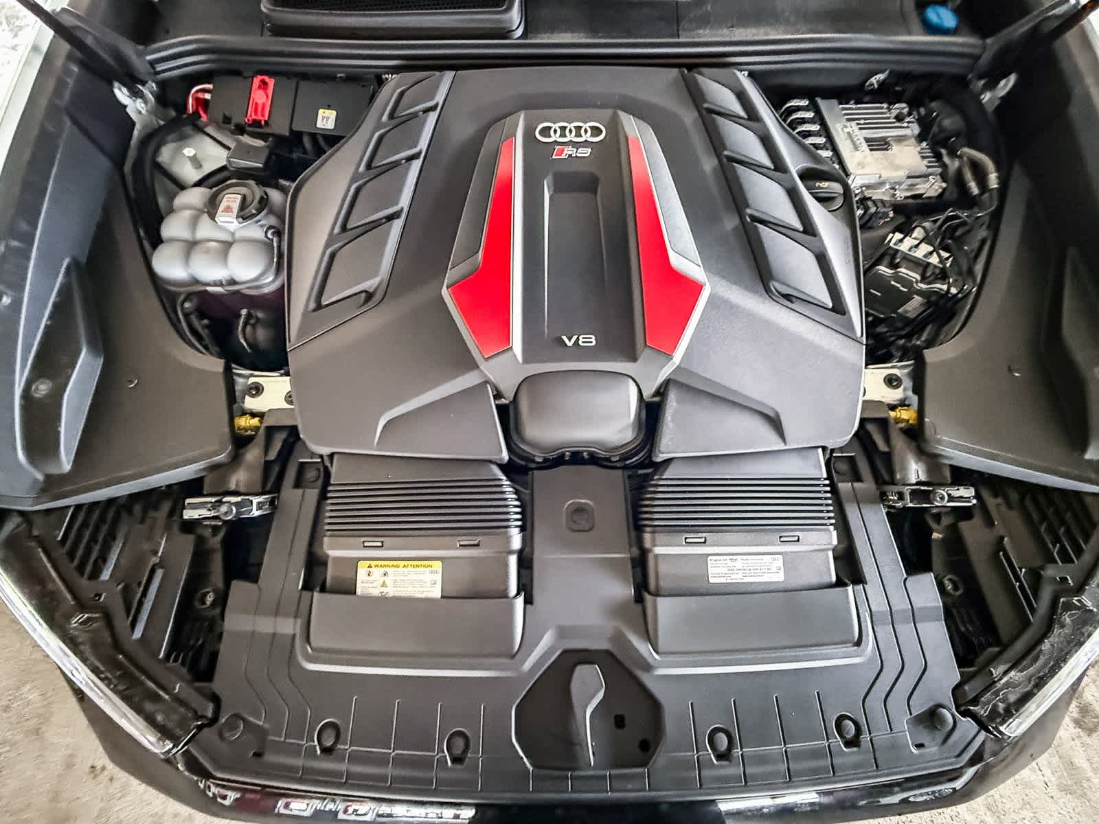 Thumbnail: 2026 Audi RS Q8 - 27