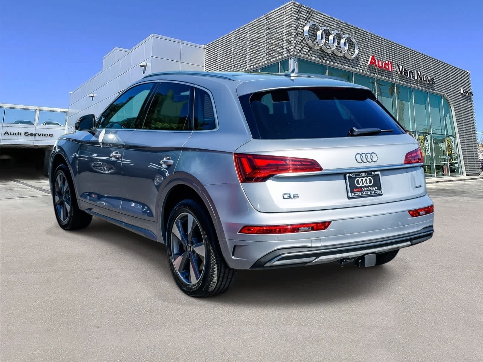 Thumbnail: 2023 Audi Q5 - 2