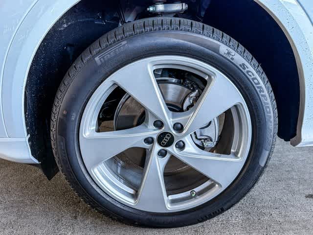 Thumbnail: 2025 Audi Q5 - 9