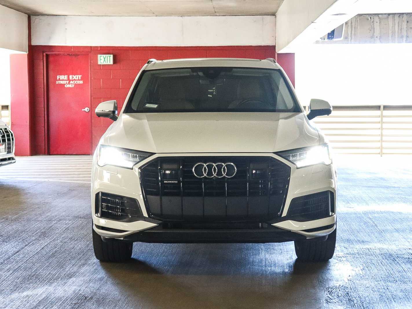 Thumbnail: 2023 Audi Q7 - 6