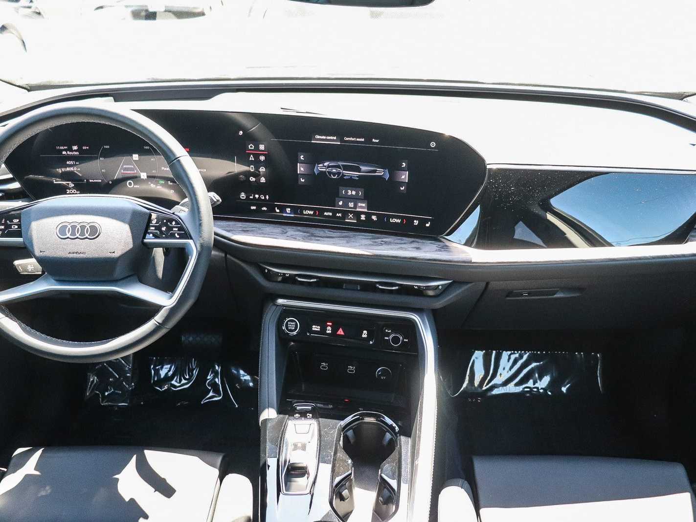 Thumbnail: 2025 Audi Q5 - 12