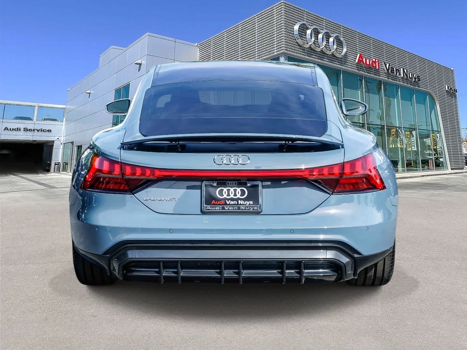 Thumbnail: 2023 Audi e-tron GT - 3