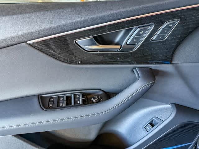 Thumbnail: 2025 Audi Q7 - 22