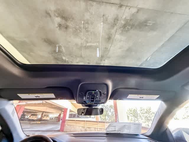 Thumbnail: 2026 Audi SQ8 - 15