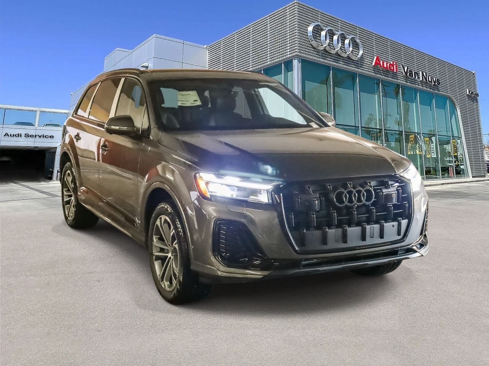 Thumbnail: 2026 Audi Q7 - 3
