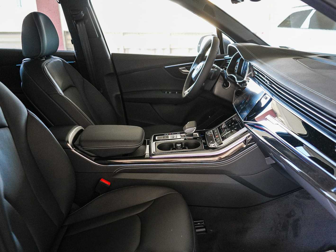 Thumbnail: 2026 Audi Q7 - 17