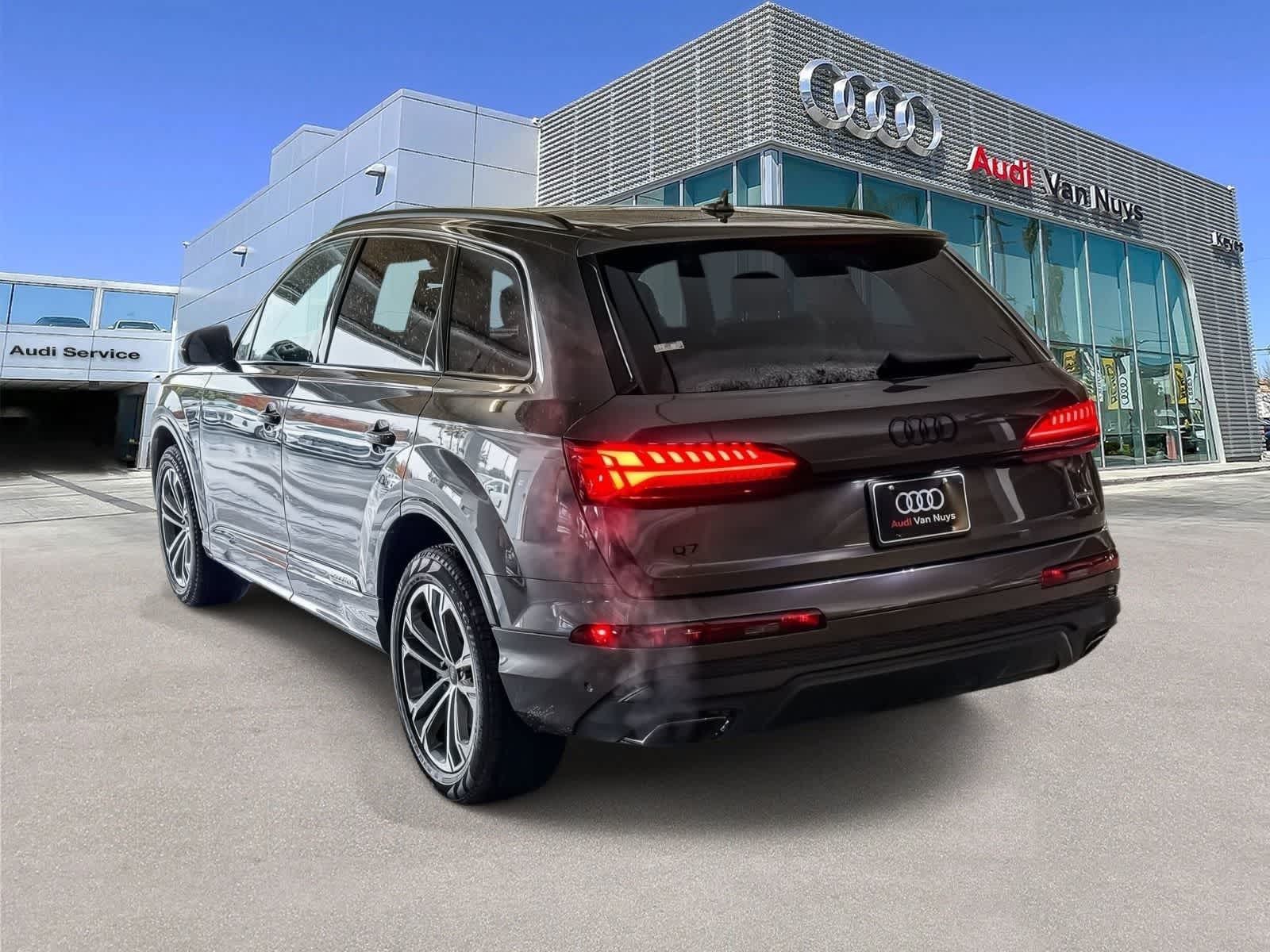 Thumbnail: 2026 Audi Q7 - 6