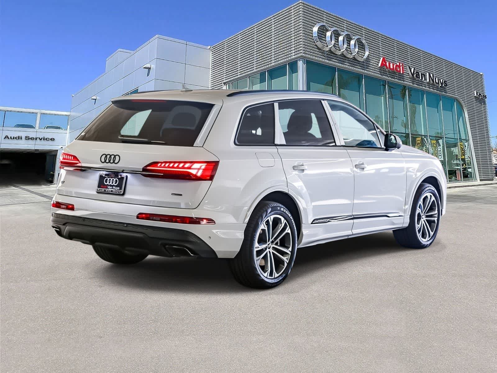 Thumbnail: 2026 Audi Q7 - 6