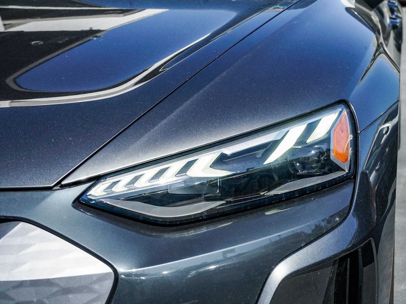 Thumbnail: 2022 Audi e-tron GT - 7