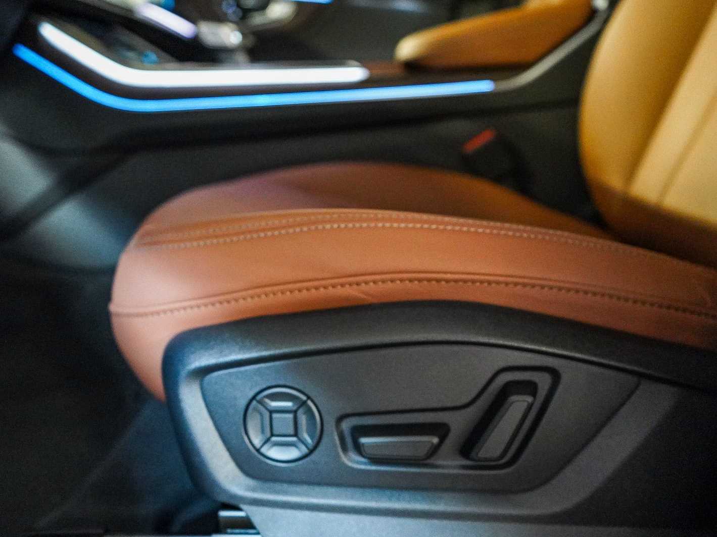 Thumbnail: 2026 Audi Q8 - 21