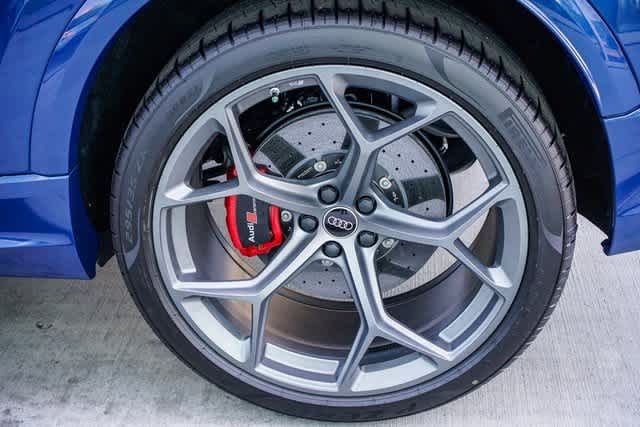 Thumbnail: 2025 Audi RS Q8 - 10