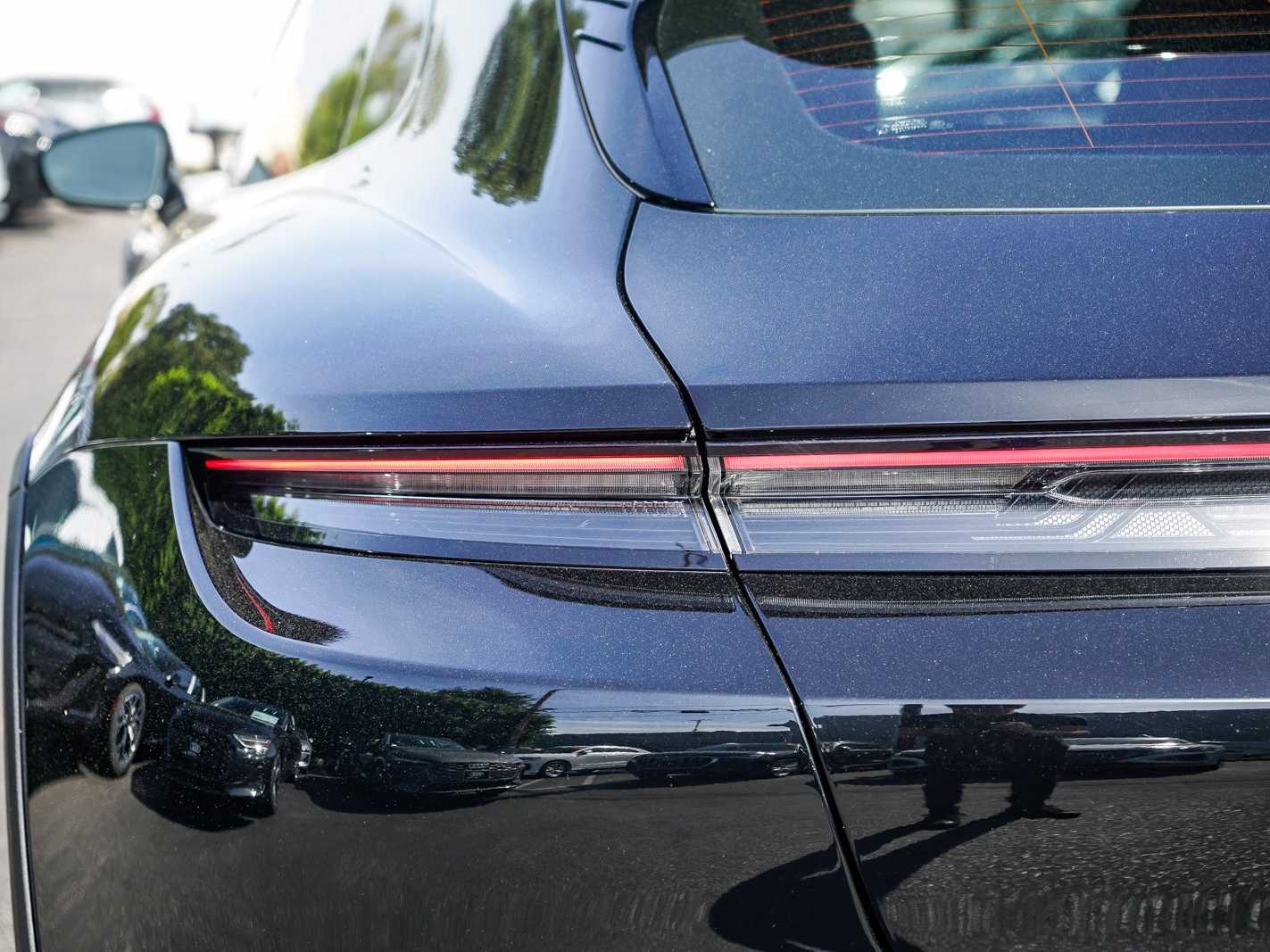 Thumbnail: 2023 Porsche Taycan - 9