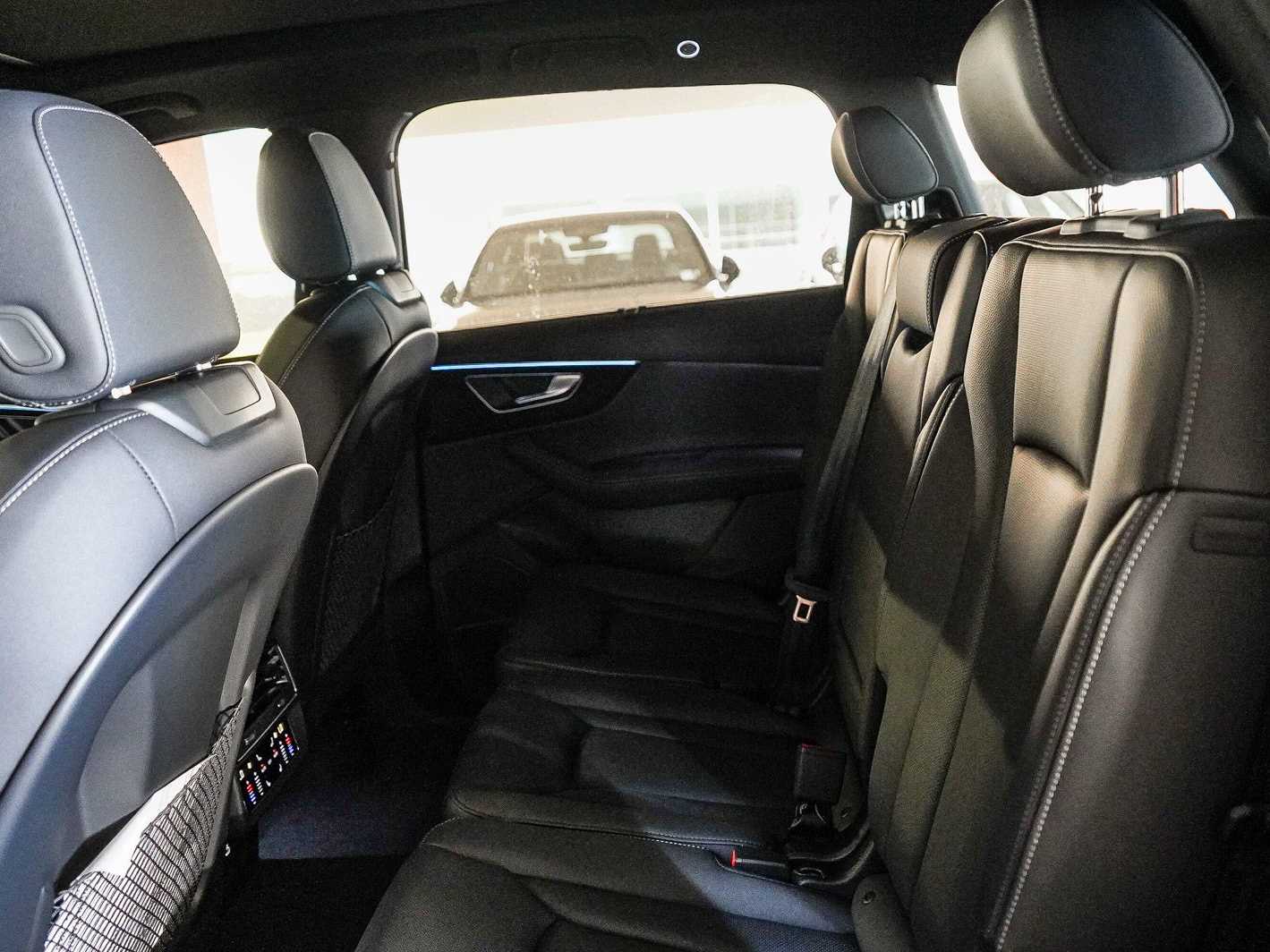 Thumbnail: 2026 Audi Q7 - 18