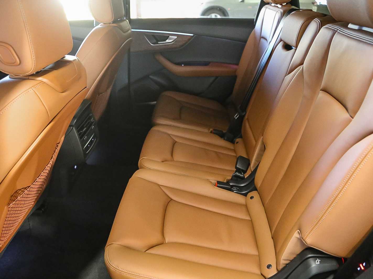 Thumbnail: 2026 Audi Q7 - 18