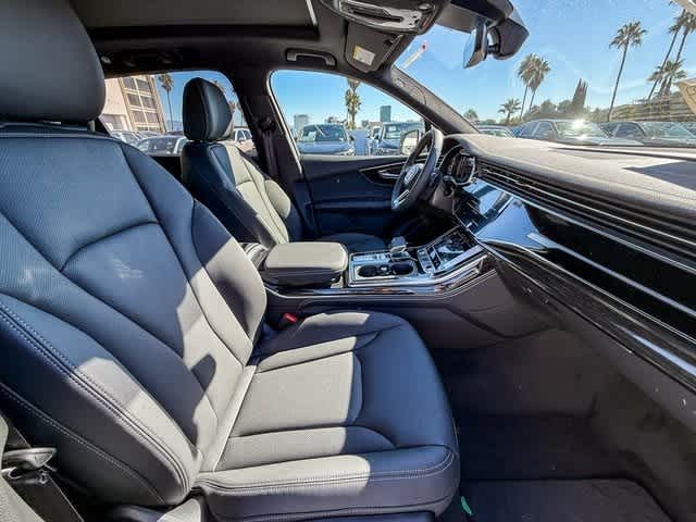 Thumbnail: 2025 Audi Q7 - 17