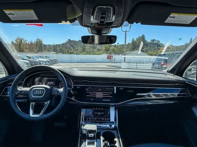 Thumbnail: 2025 Audi Q7 - 12