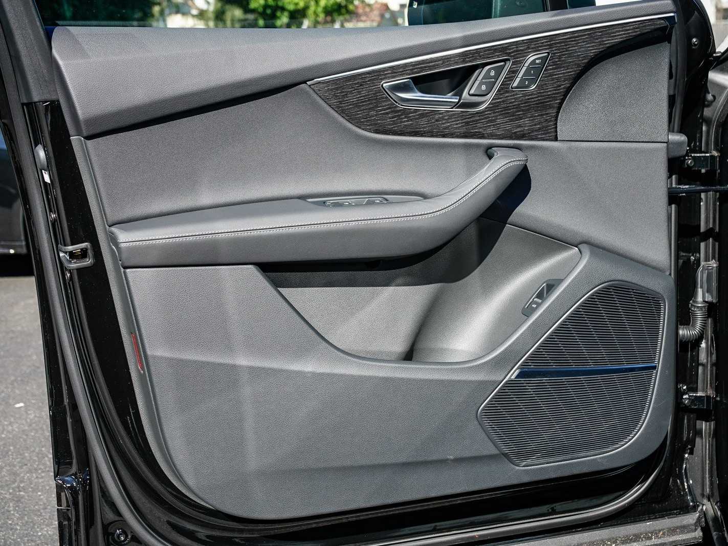 Thumbnail: 2026 Audi Q7 - 19