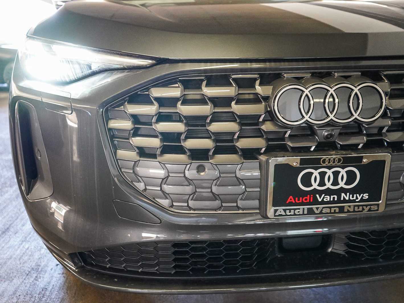 Thumbnail: 2026 Audi Q5 - 11