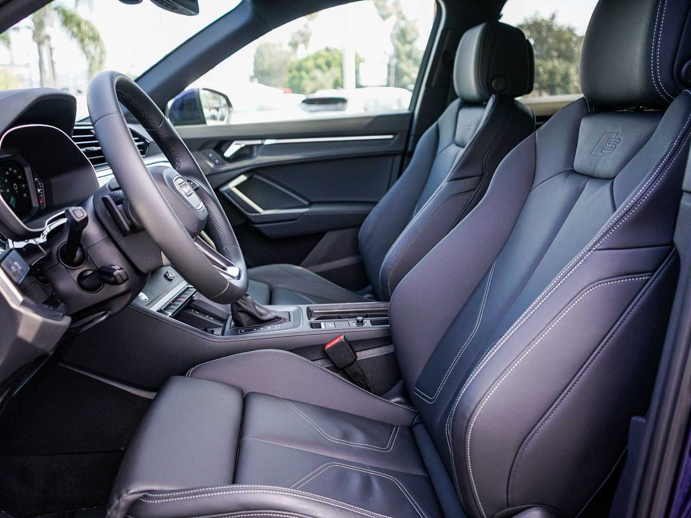 Thumbnail: 2025 Audi Q3 - 17