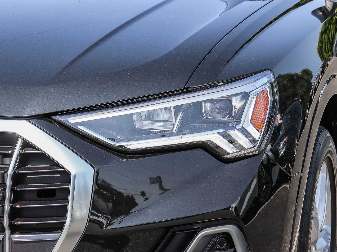 Thumbnail: 2023 Audi Q3 - 6