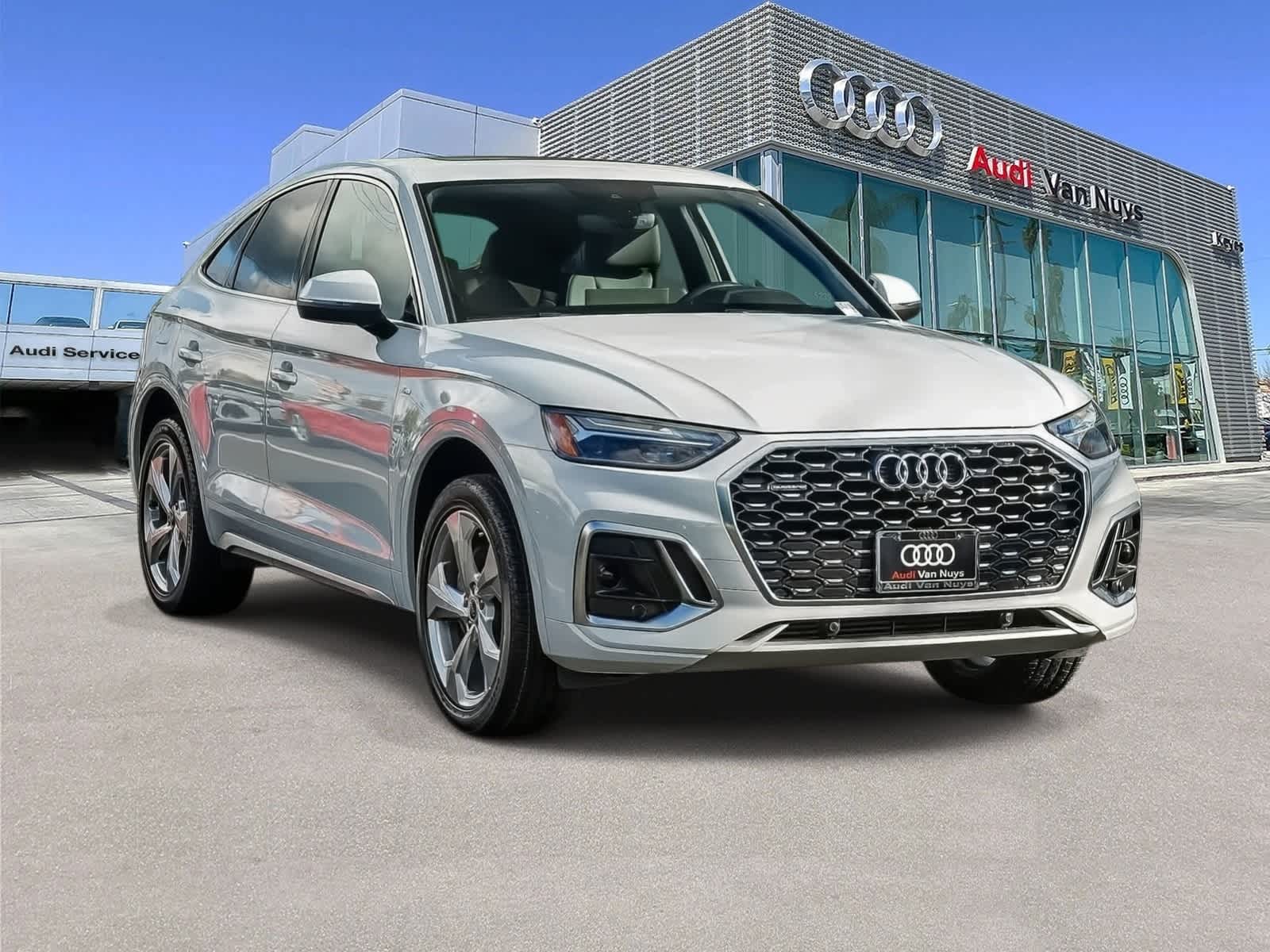 Thumbnail: 2023 Audi Q5 - 3