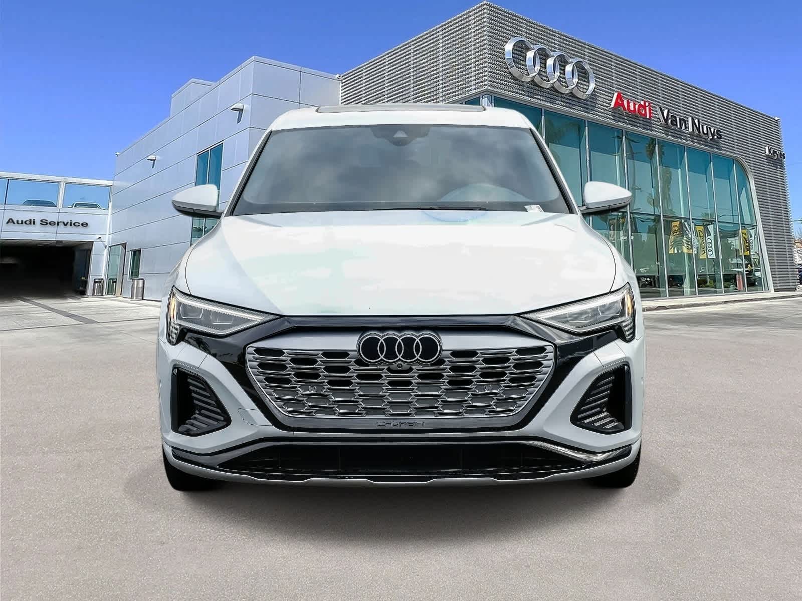 Thumbnail: 2024 Audi Q8 e-tron - 6
