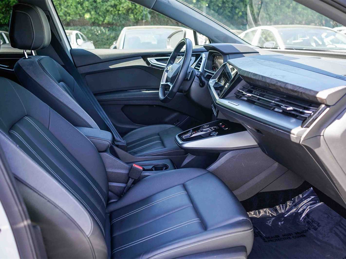 Thumbnail: 2024 Audi Q4 e-tron - 16