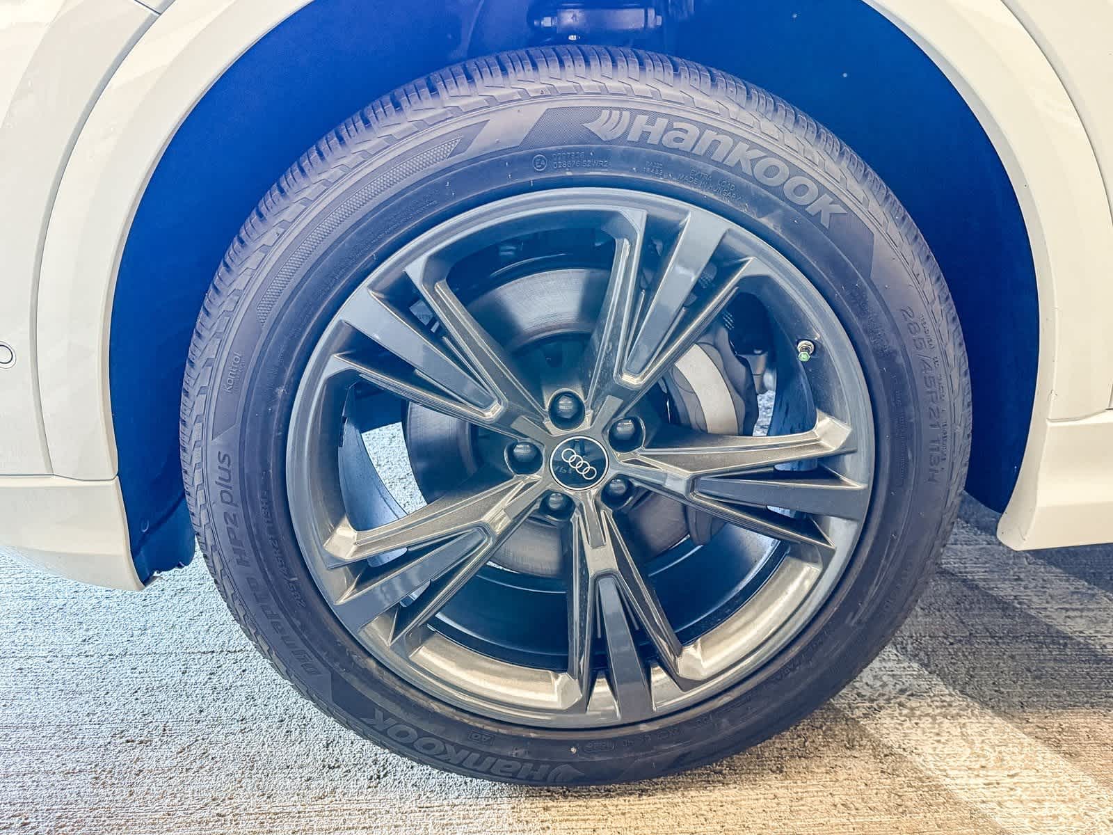 Thumbnail: 2026 Audi Q8 - 9