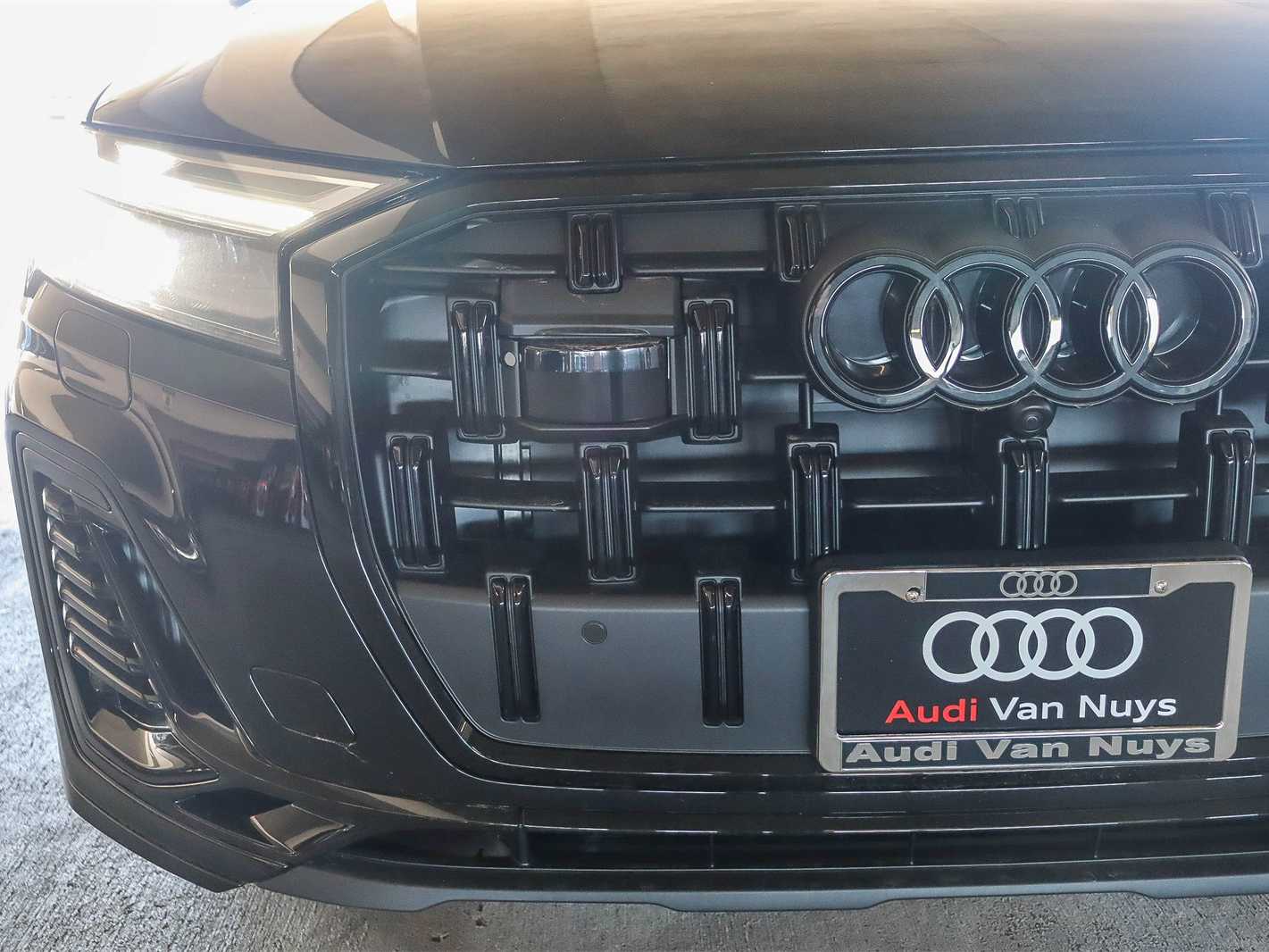 Thumbnail: 2026 Audi Q7 - 11