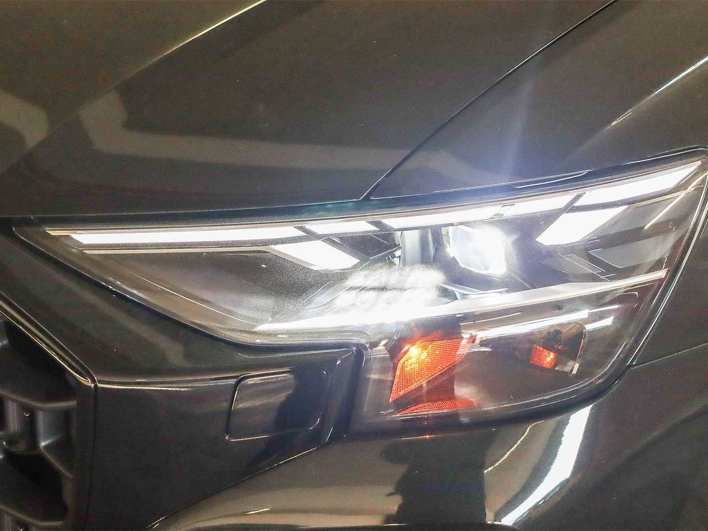 Thumbnail: 2026 Audi Q8 - 10