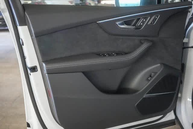 Thumbnail: 2025 Audi SQ7 - 31