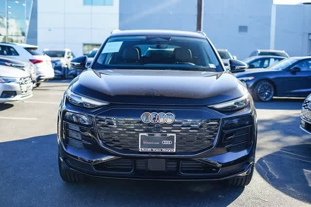 Thumbnail: 2025 Audi Q6 e-tron - 6