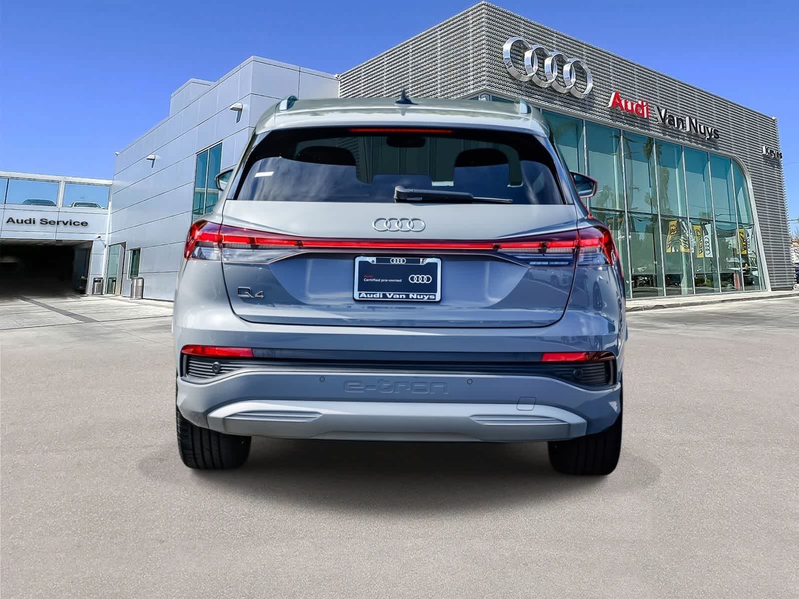 Thumbnail: 2023 Audi Q4 e-tron - 3