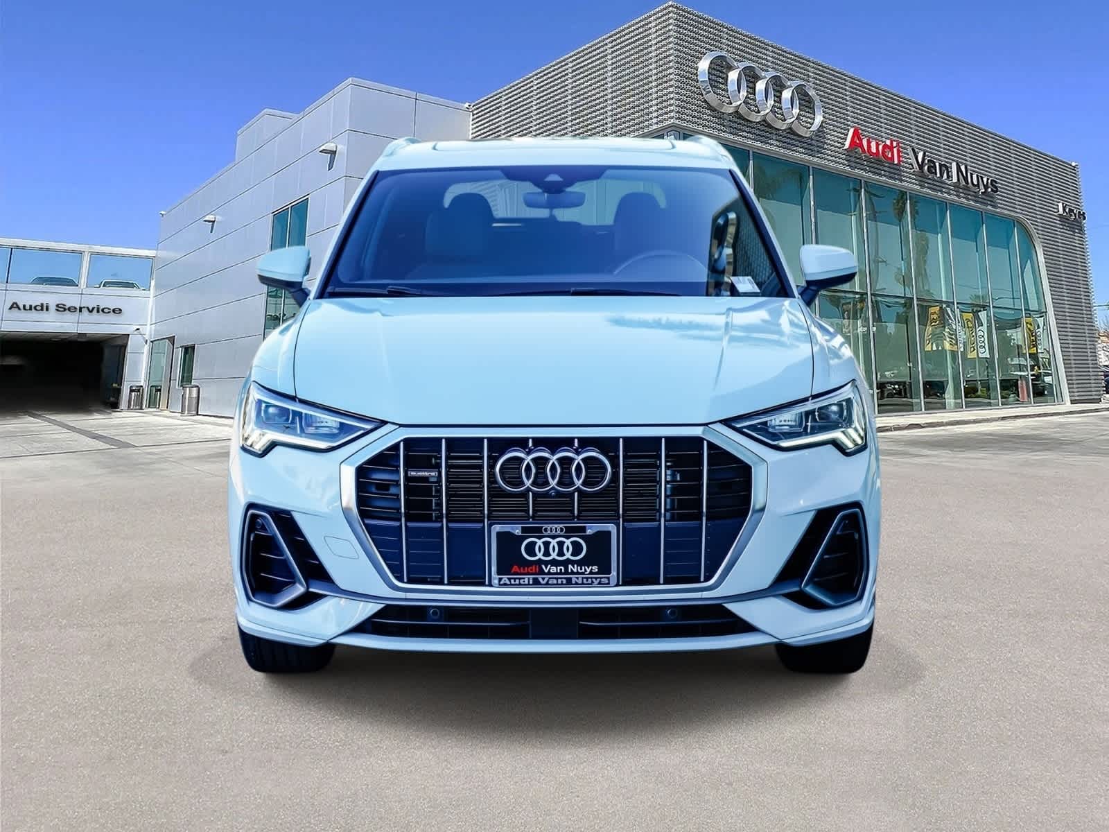 Thumbnail: 2023 Audi Q3 - 6
