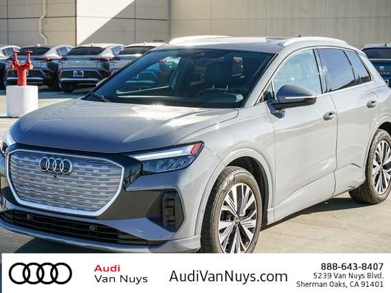 Thumbnail: 2023 Audi Q4 e-tron - 1