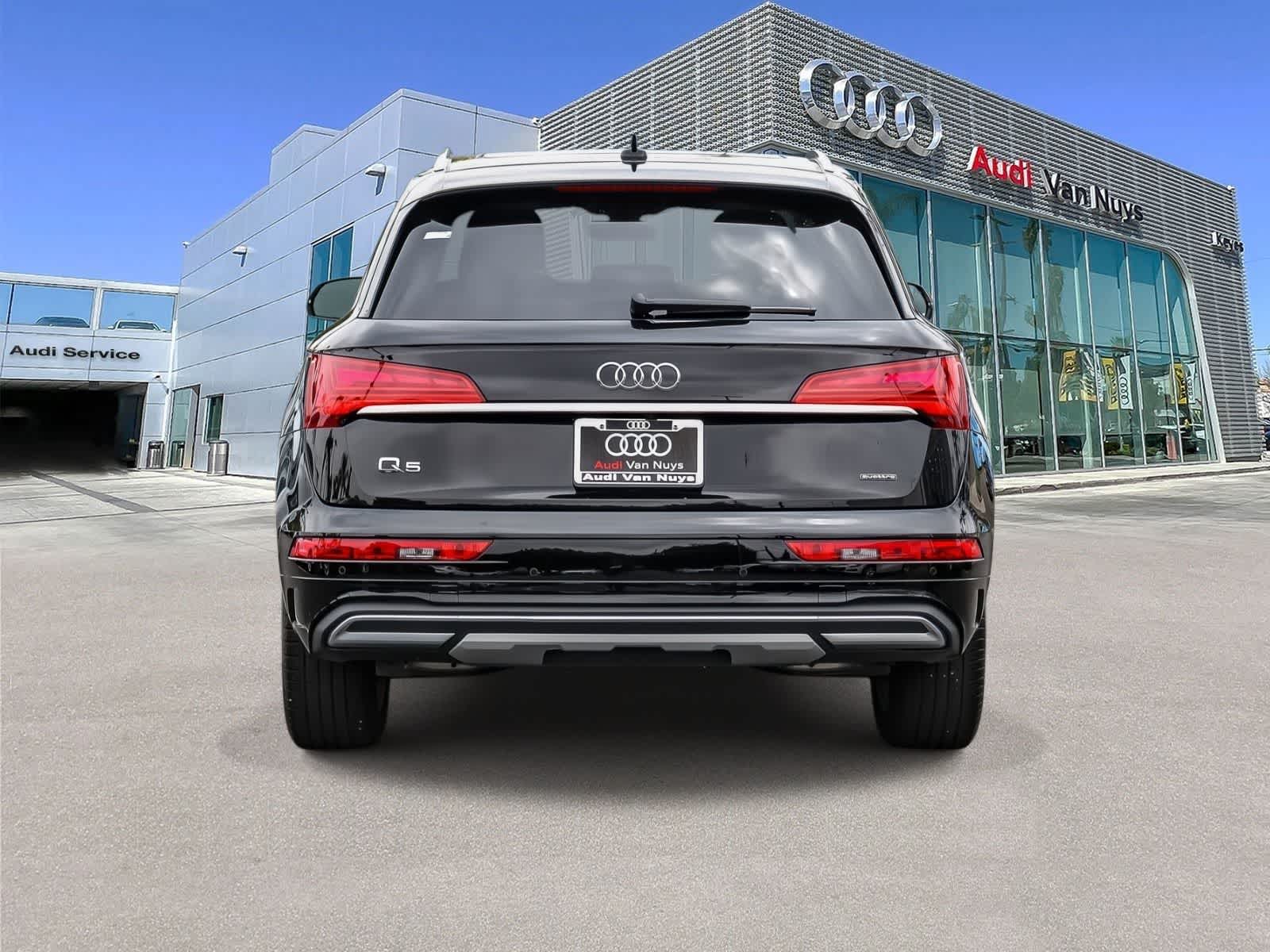 Thumbnail: 2023 Audi Q5 - 3
