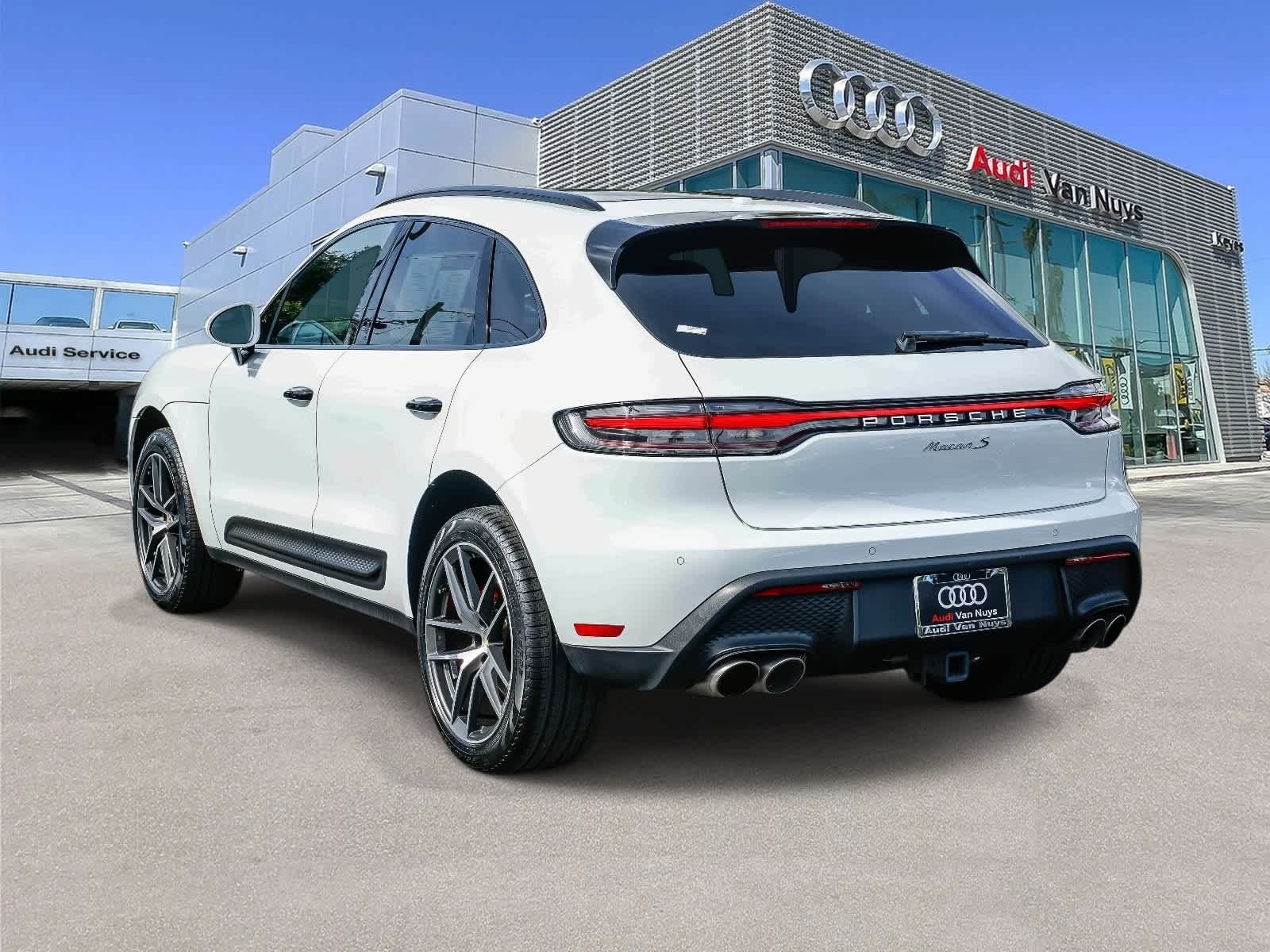 Thumbnail: 2023 Porsche Macan - 2