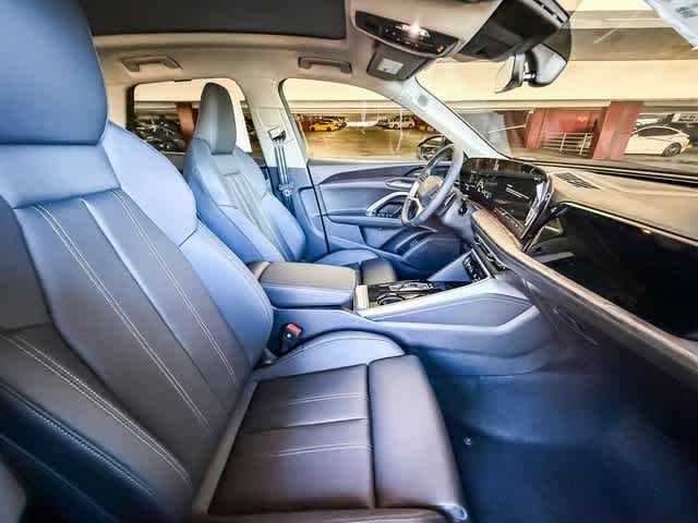 Thumbnail: 2025 Audi Q5 - 17