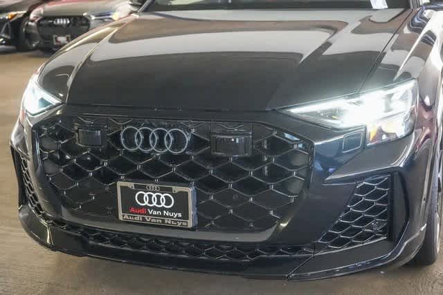 Thumbnail: 2025 Audi RS Q8 - 8