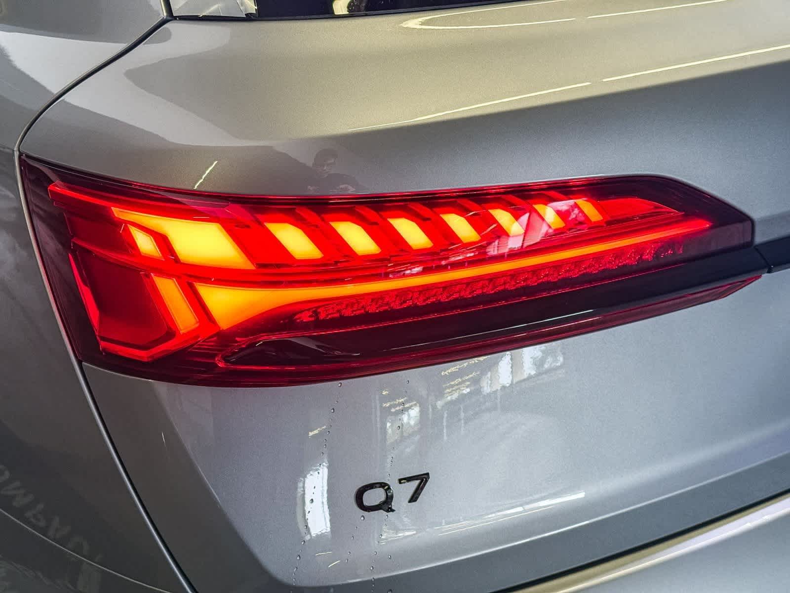 Thumbnail: 2026 Audi Q7 - 7