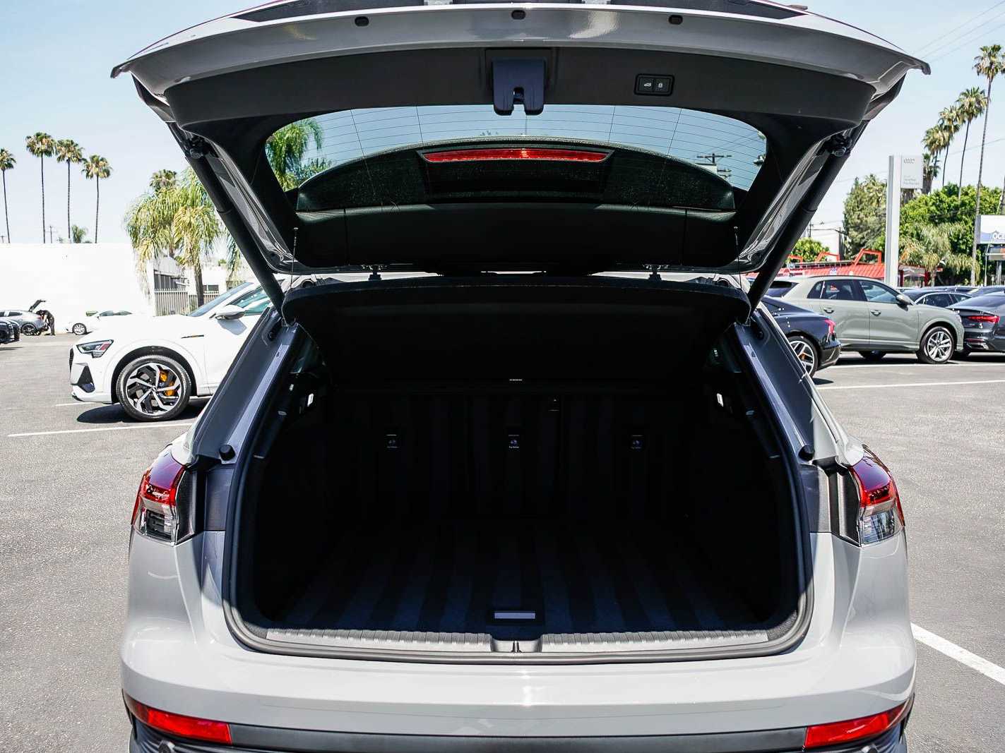 Thumbnail: 2023 Audi Q4 e-tron - 26