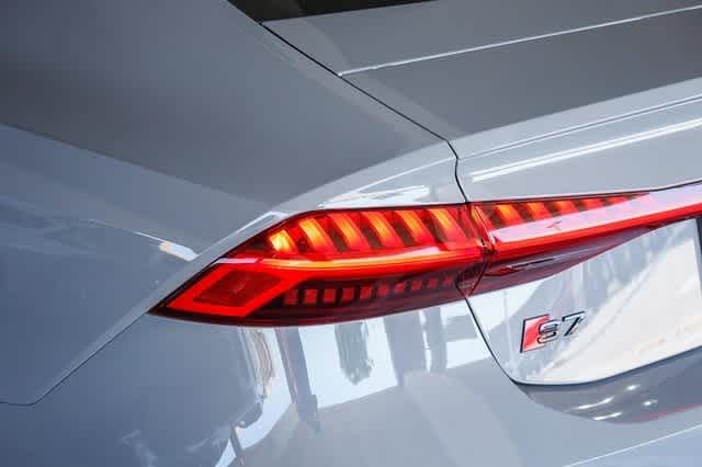 Thumbnail: 2025 Audi S7 - 7