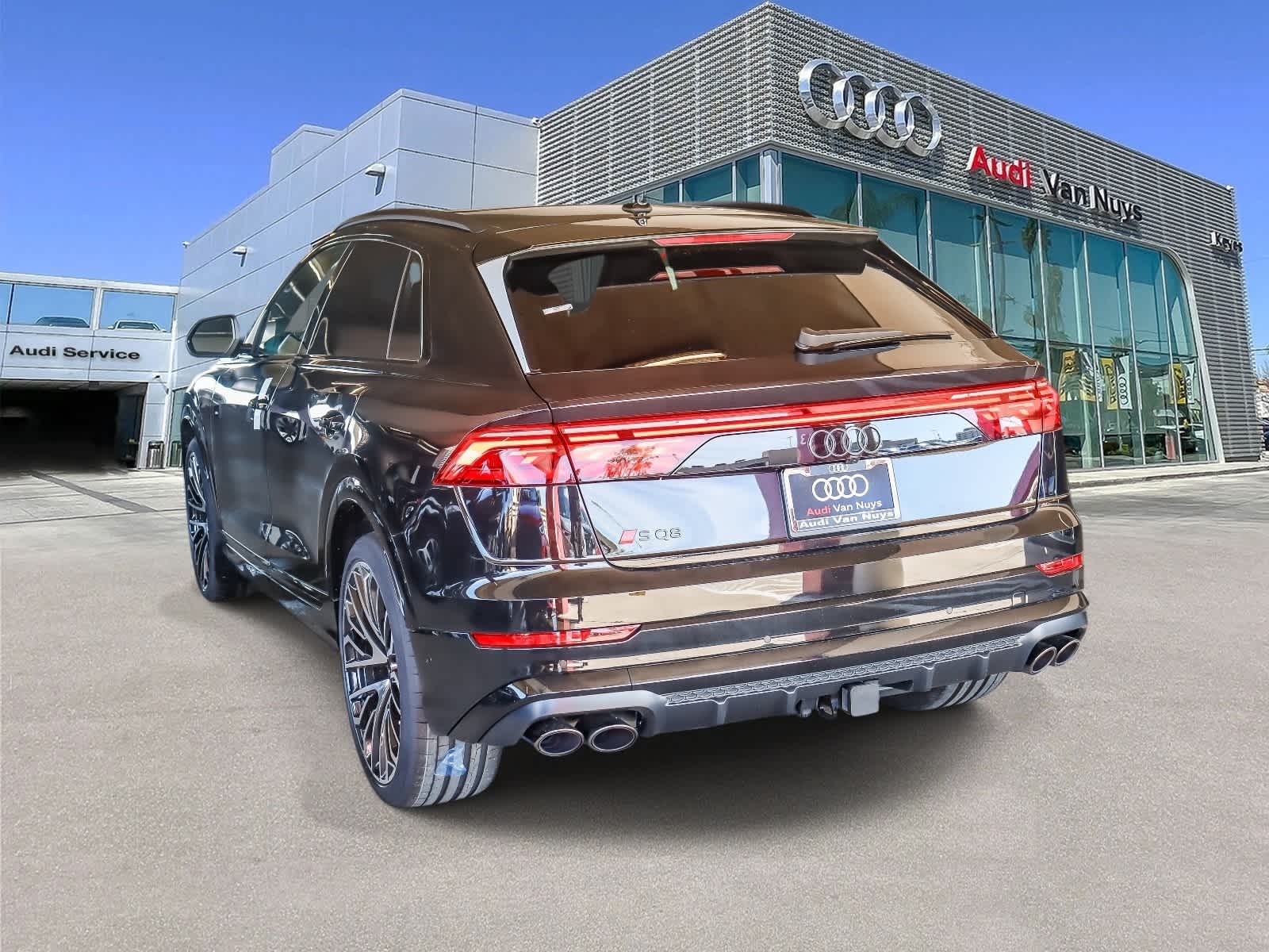 Thumbnail: 2026 Audi SQ8 - 6