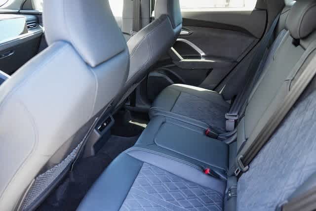 Thumbnail: 2025 Audi SQ5 - 28