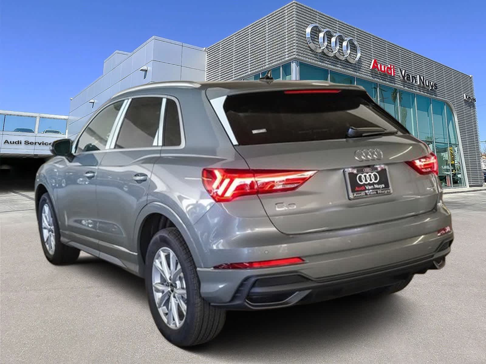 Thumbnail: 2025 Audi Q3 - 2